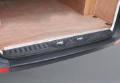 Lastskydd i svart reptålig ABS-plast till Volkswagen Crafter 2006-2016