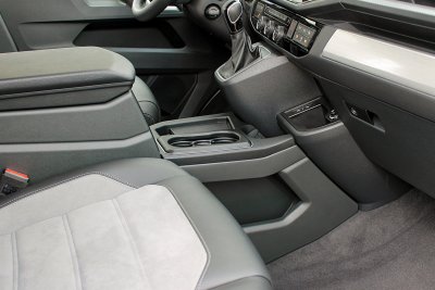 Mittkonsol Transporter T6.1 (VW) från 2020-