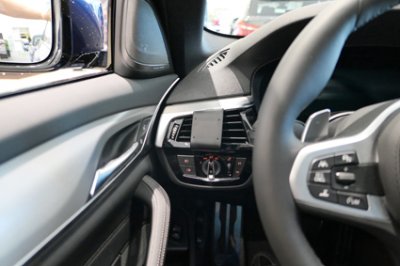 Mobilhållare till BMW 5-serie från 2017-2024