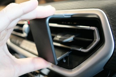 Mobilhållare till BMW X4 från 2018-