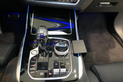 Mobilhållare till BMW X6 från 2020-2023