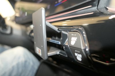 Mobilhållare BMW X1 från årsmodell 2023-