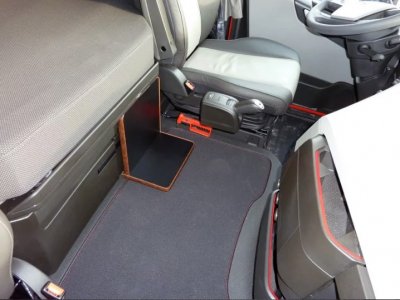 Bord för kaffekokare/kaffemaskin till Volvo FH Version 4/5 från 2013-