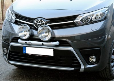 Extraljusfäste för 2 extraljus till Toyota Proace 2016-