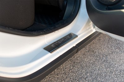 Instegsskydd bak till Dacia Sandero Stepway 2012-2020