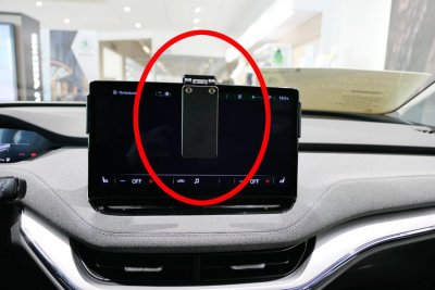Mobilhållare Skoda Octavia från 2021-