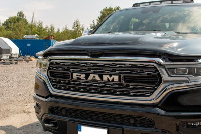 Huvskydd Dodge RAM från 2020-