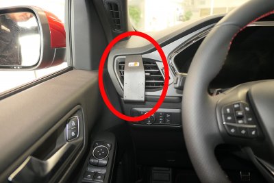 Mobilhållare till Ford Kuga från 2020-