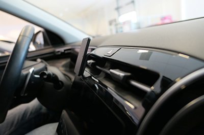 Mobilhållare Hyundai Tucson från år 2021-2024