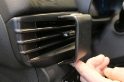 Mobilhållare Hyundai i20 från 2020- och framåt
