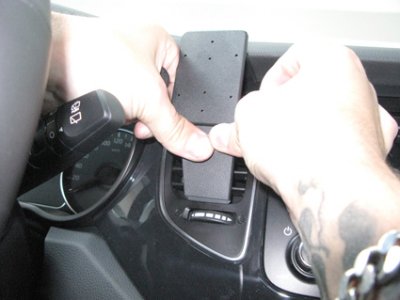 Mobilhållare Kia Carens från årsmodell 2014 till 2019