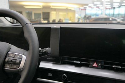 Mobilhållare Kia Sportage från år 2022-