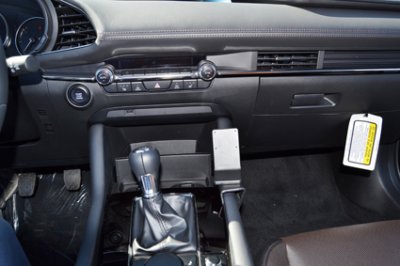 Mobilhållare till Mazda 3 från 2019-