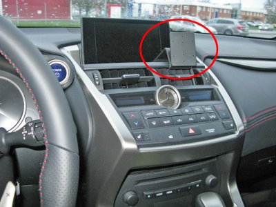 Mobilhållare Lexus NX från 2015-2021