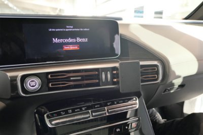 Mobilhållare Mercedes EQC 2020-
