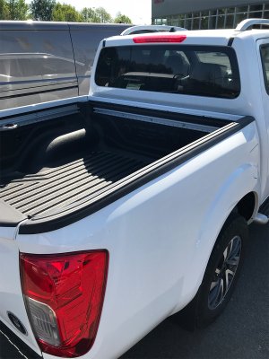 Flakkantsskydd i ABS-plast till Nissan Navara NP300 från 2015-