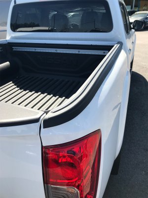 Flakkantsskydd Navara (Nissan) från 2015-