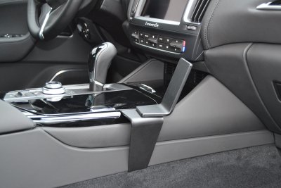 Mobilhållare till Maserati Levante från 2016-