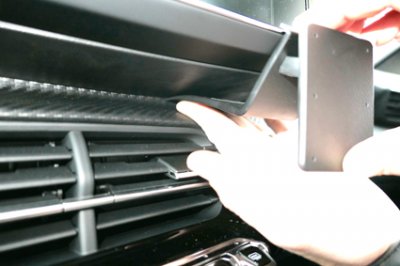 Mobilhållare Peugeot 208 från 2020- och framåt