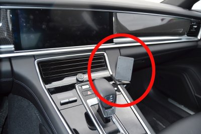 Mobilhållare Porsche Panamera från år 2017-