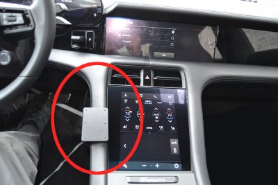Mobilhållare Porsche Taycan från 2020-