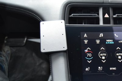 Mobilhållare Porsche Taycan från år 2020-
