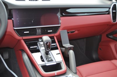 Mobilhållare Porsche Cayenne 2018-