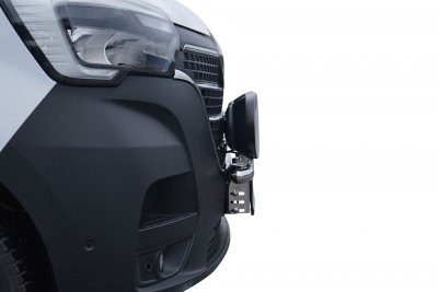 Extraljusfäste Renault Master 2020-2024