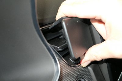 Montering av mobilhållare Renault Arkana från årsmodell 2021-