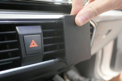 Mobilhållare Seat Leon från 2020- och framåt