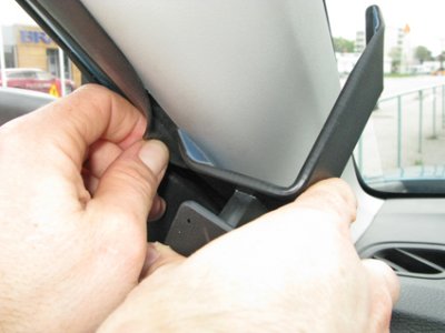 Mobilhållare Suzuki Vitara från årsmodell 2015-