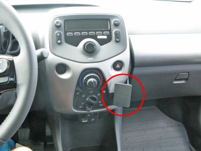 Mobilhållare Peugeot 108 2014-2021