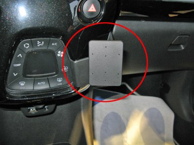 Mobilhållare Peugeot 108 från årsmodell 2014-2021