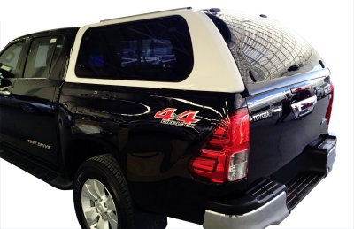 Flakkåpa med öppningsbara rutor till Toyota Hilux (X-Cab) från 2016-