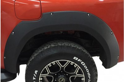 Skärmbreddare Hilux 2016-