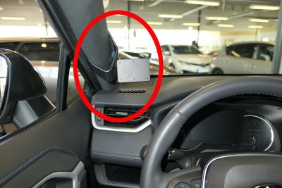 Mobilhållare till Suzuki Across från 2021- | För montering på vänster A-stolpe