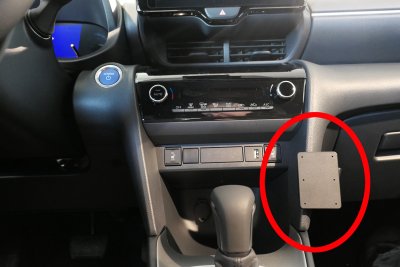 Mobilhållare Toyota Yaris Cross från år 2021-