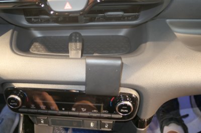 Mobilhållare till Mazda 2 från 2022- | Modellanpassad