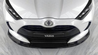 Frontsplitter Toyota Yaris från årsmodell 2020-