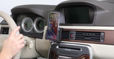 Telefonhållare med inbyggd laddare från Brodit till din Apple mobiltelefon