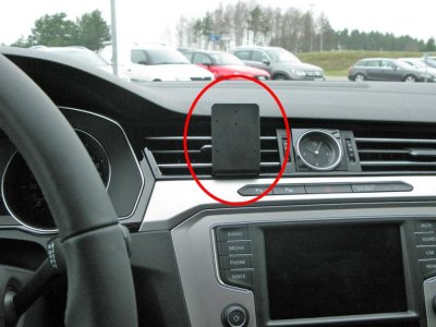 Monteringsbygel för centerplacering till Volkswagen Passat B8 2015-2023