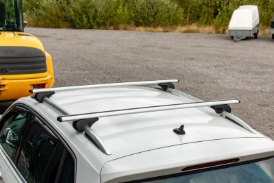 Silvriga takräcken Mini Countryman från 2016-