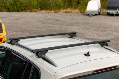 Takräcken i svarteloxerad aluminium till Countryman från 2016-