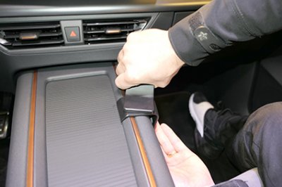 Mobilhållare till Cupra Born från 2022-