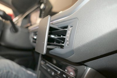 Mobilhållare Volkswagen Taigo 2022-