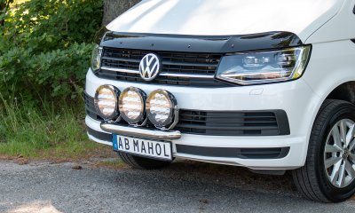 Extraljusfäste universalt monterat på en VW T6