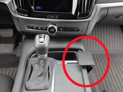Mobilhållare Volvo S90 från år 2016-