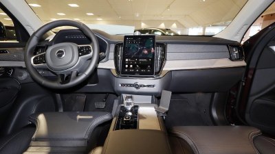 Montering av mobilhållare till Volvo XC90 från 2025- | För montering på mittkonsolen