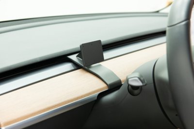 Mobilhållare Tesla Model Y från 2020- | Montering framför ratten