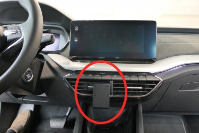 Mobilhållare Skoda Octavia från 2021-